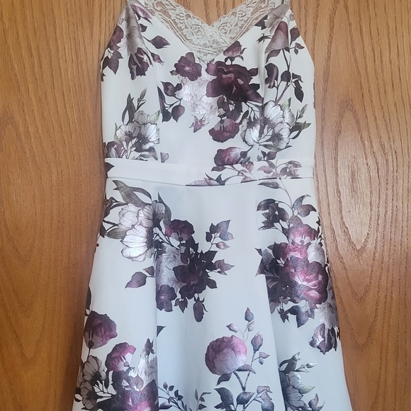 Speechless Lace-Accented Dress. Size 5 - Picture 10 of 12